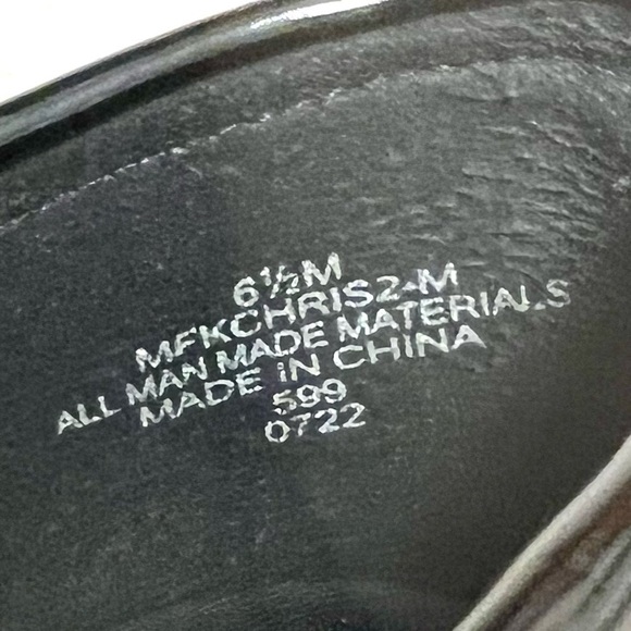 Marc Fisher Women's Kchris Loafer black patent leather size 6.5 blocked heel - Picture 10 of 10